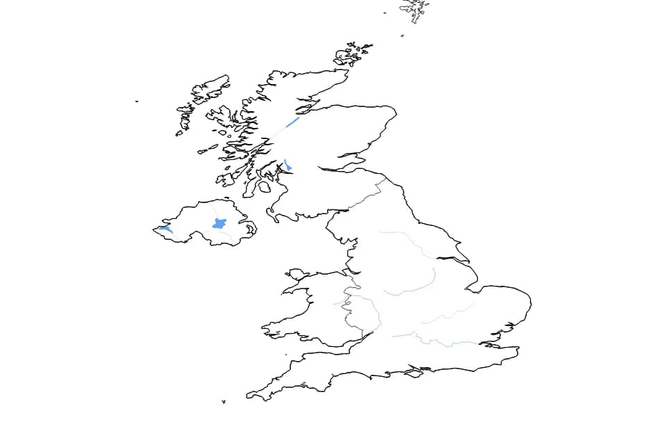 Mapa de United Kingdom de tipo contorno, subdivisiones, lagos y ríos para Europa, con contorno, subdivisiones, lagos y ríos con elementos de agua como Lough Neagh, Lower Lough Erne, y Loch Lomond.