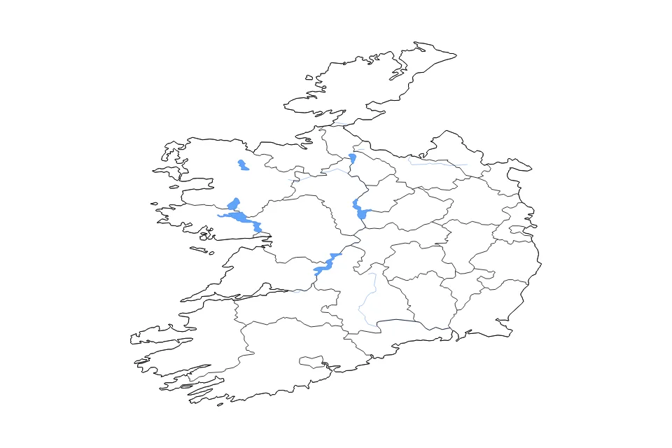 Mapa de Ireland de tipo contorno, subdivisiones, lagos y ríos para Europa, con contorno, subdivisiones, lagos y ríos con elementos de agua como Lough Corrib, Lough Derg, y Lough Ree.
