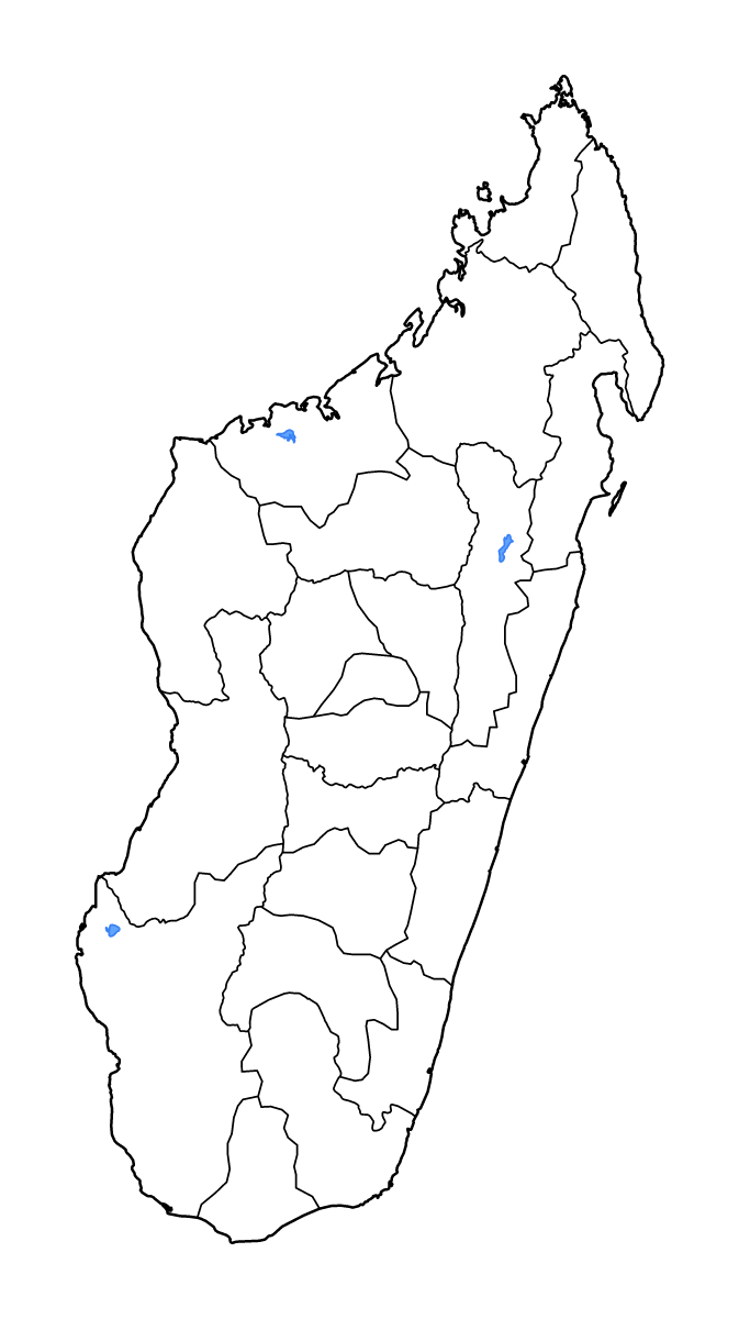 Mapa de contorno de Madagascar con límites administrativos internos, lagos y ríos.