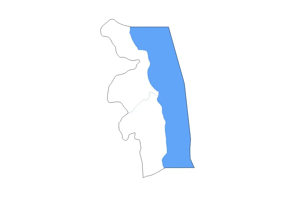 Outline map of Nkhotakota District, Malawi with subdivision borders and major lakes and rivers.