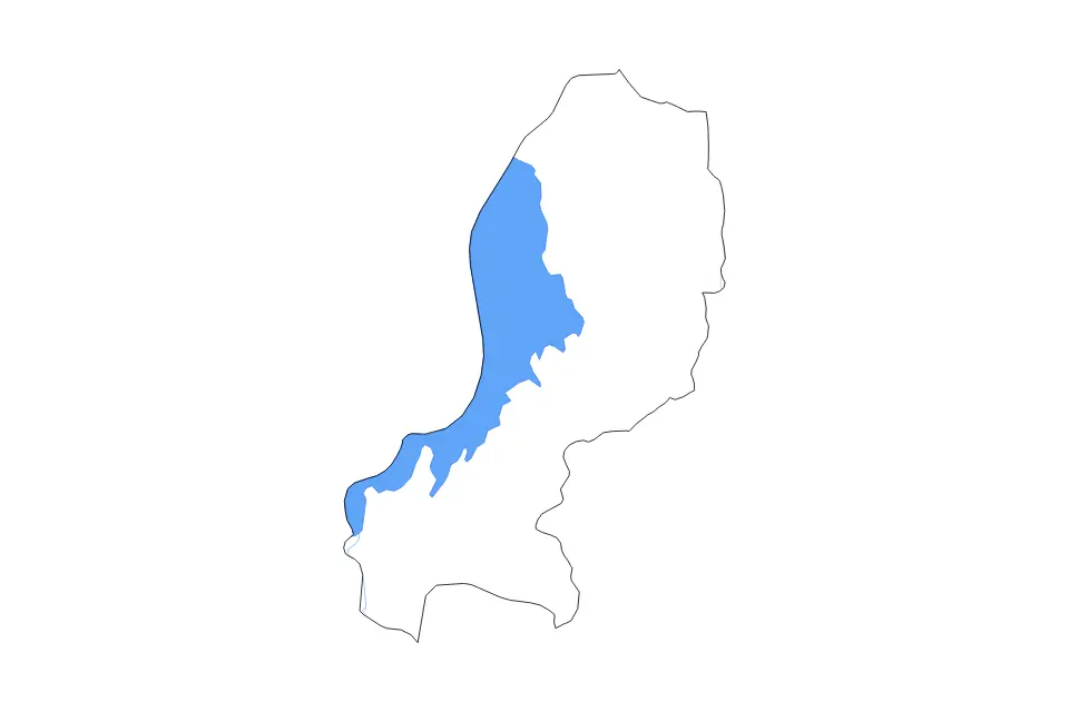 Outline map of Western, Rwanda with subdivision borders and major lakes and rivers.