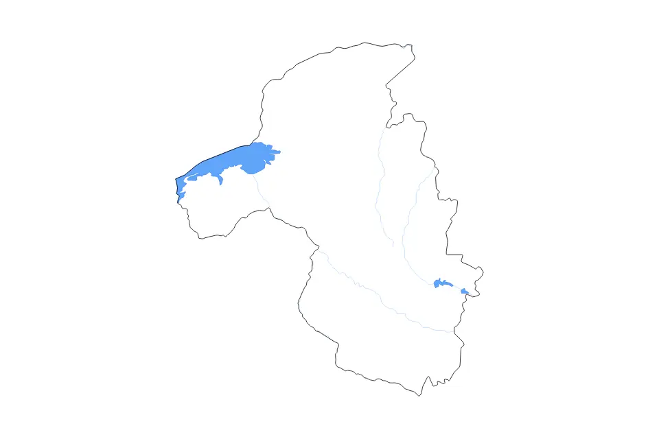 Outline map of Mashonaland West, Zimbabwe with subdivision borders and major lakes and rivers.