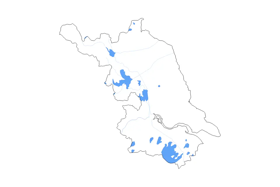 Outline map of Jiangsu, China with subdivision borders and major lakes and rivers.