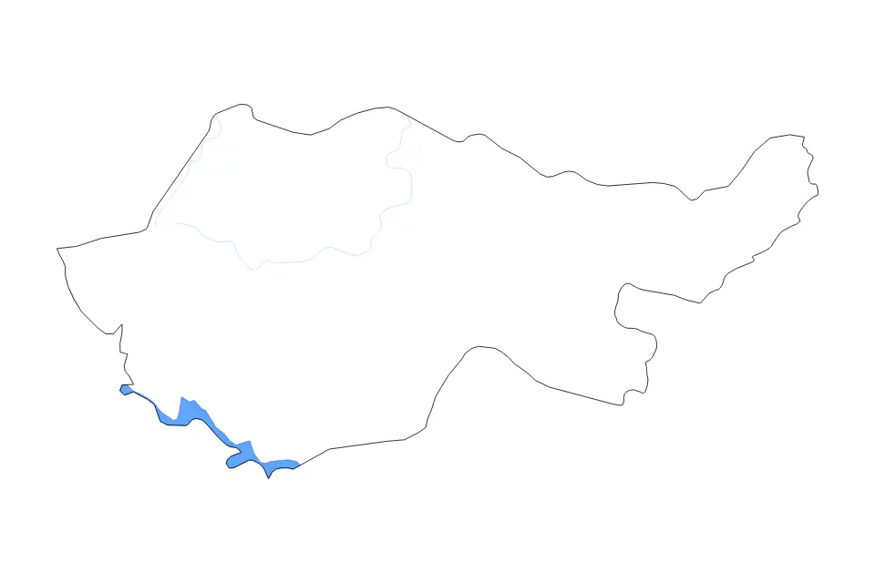 Outline map of Duhok, Iraq with subdivision borders and major lakes and rivers.