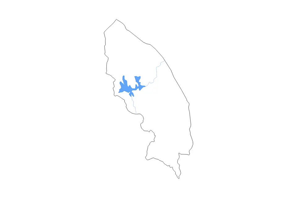 Outline map of Terengganu, Malaysia with subdivision borders and major lakes and rivers.