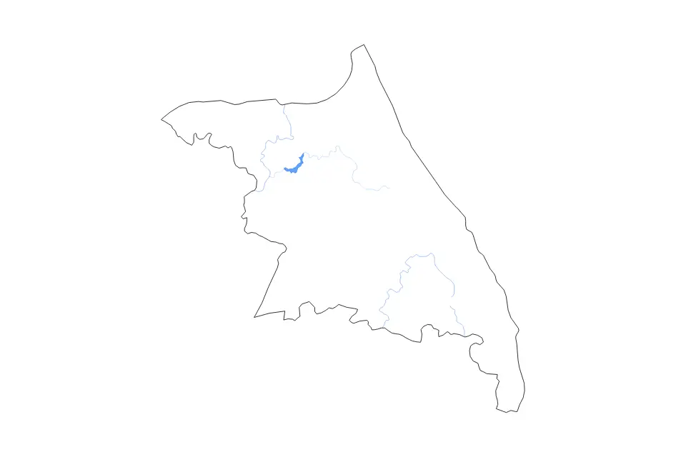 Outline map of Gangwon, Republic Of Korea with subdivision borders and major lakes and rivers.