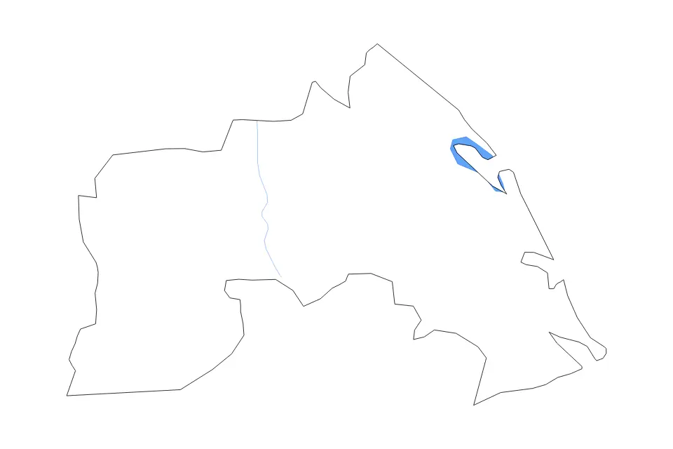Outline map of Mullaitivu District, Sri Lanka with subdivision borders and major lakes and rivers.