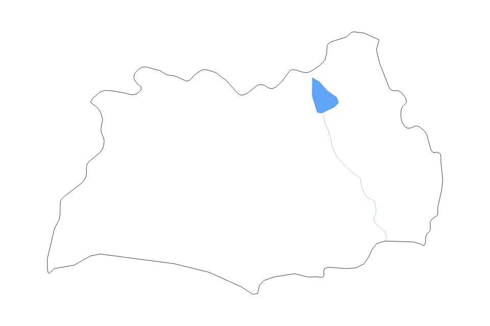 Outline map of Rayong, Thailand with subdivision borders and major lakes and rivers.
