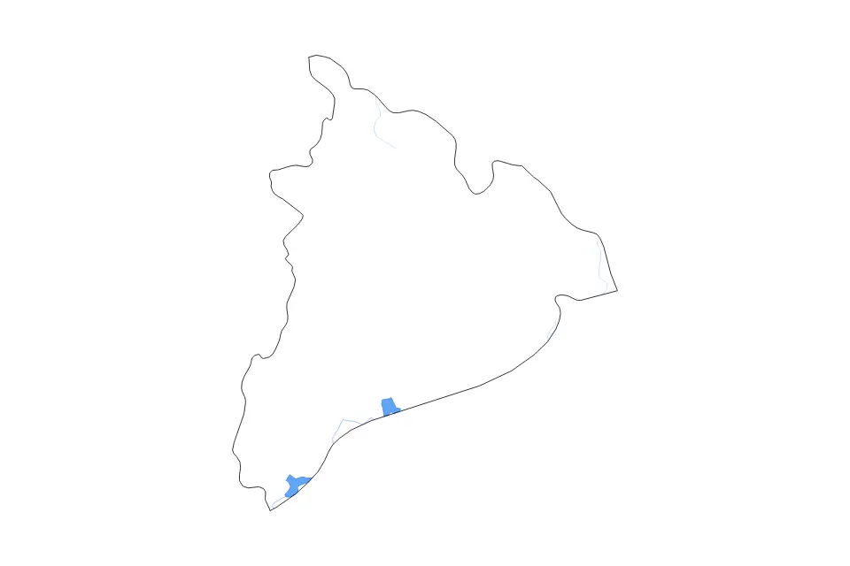 Outline map of Kon Tum, Vietnam with subdivision borders and major lakes and rivers.