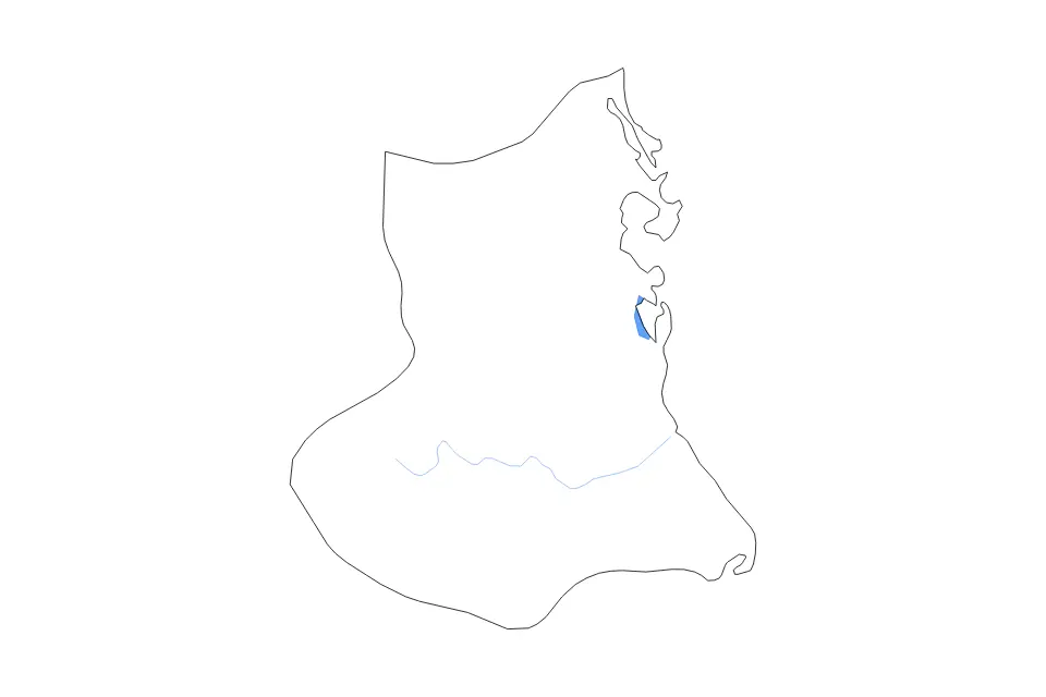 Outline map of Phú Yên, Vietnam with subdivision borders and major lakes and rivers.