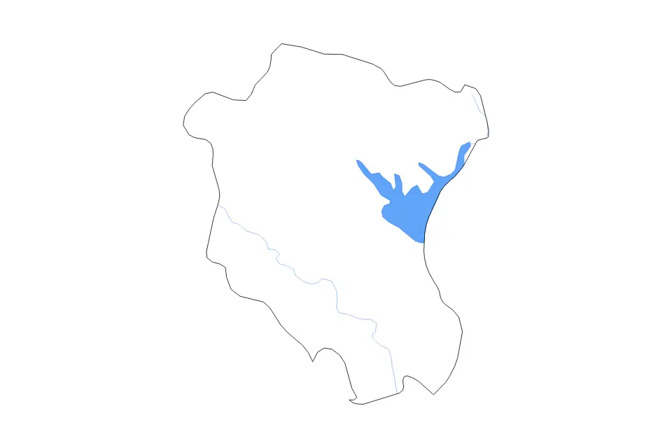 Outline map of Tây Ninh, Vietnam with subdivision borders and major lakes and rivers.