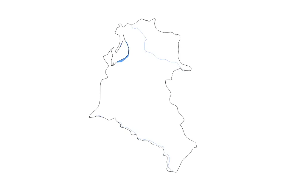 Outline map of Fier County, Albania with subdivision borders and major lakes and rivers.