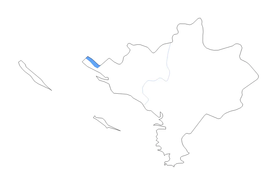 Outline map of Šibenik-Knin County, Croatia with subdivision borders and major lakes and rivers.