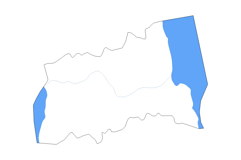 Outline map of Tartu County, Estonia with subdivision borders and major lakes and rivers.