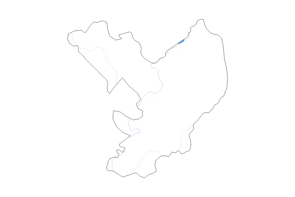 Outline map of Jász-Nagykun-Szolnok County, Hungary with subdivision borders and major lakes and rivers.