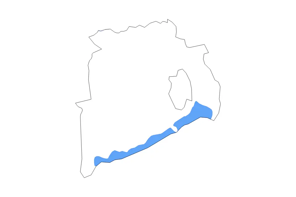 Outline map of Veszprém County, Hungary with subdivision borders and major lakes and rivers.
