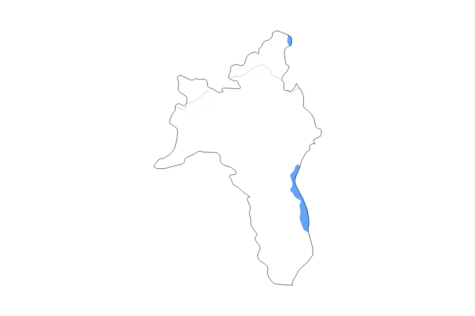 Outline map of Roscommon County, Ireland with subdivision borders and major lakes and rivers.