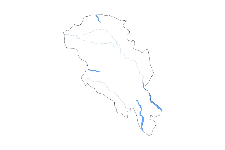Outline map of Oppland County, Norway with subdivision borders and major lakes and rivers.