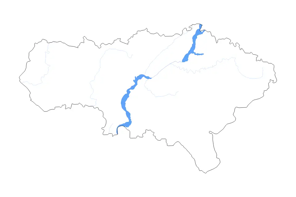 Outline map of Saratov, Russian Federation with subdivision borders and major lakes and rivers.
