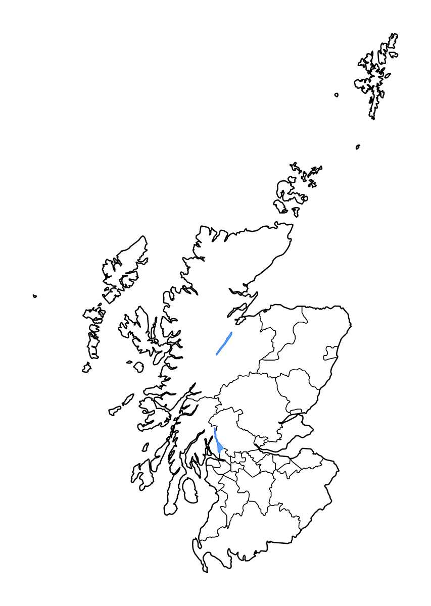 Mapa de contorno de Scotland con límites administrativos internos, lagos y ríos.