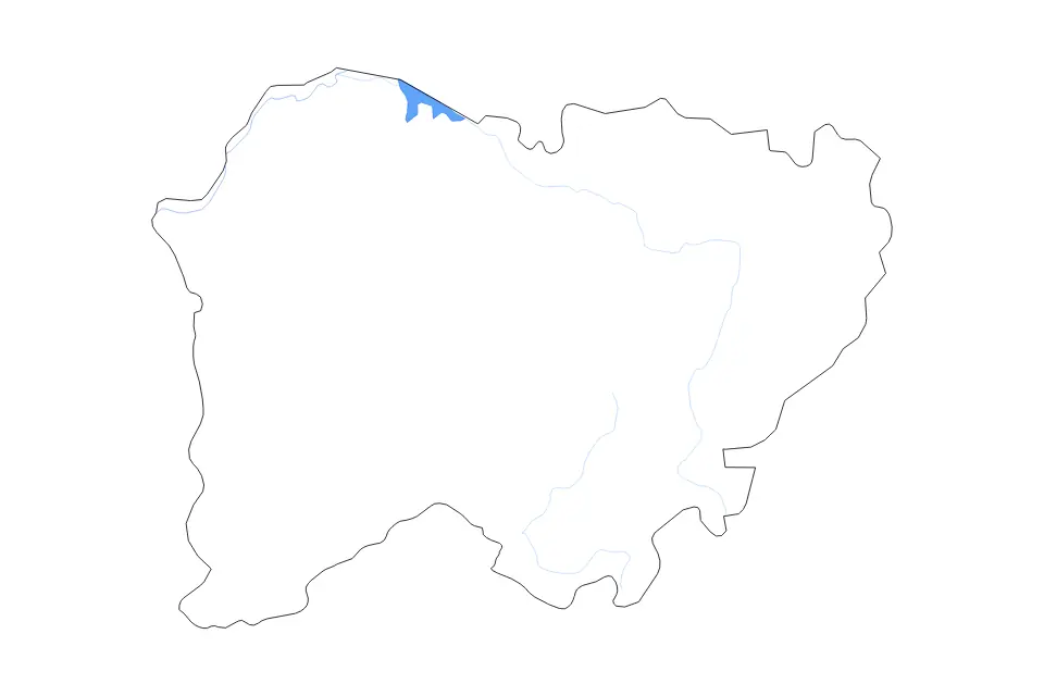 Outline map of Salamanca Autonomous Community, Spain with subdivision borders and major lakes and rivers.