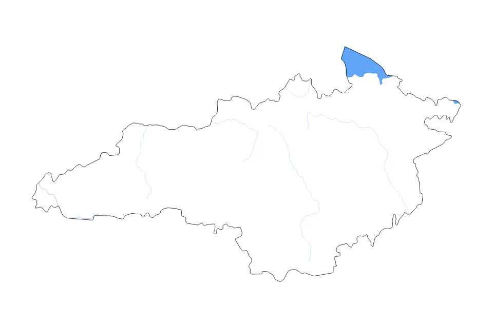 Outline map of Kirovohrad, Ukraine with subdivision borders and major lakes and rivers.