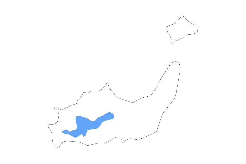 Outline map of Inagua District, Bahamas with subdivision borders and major lakes.
