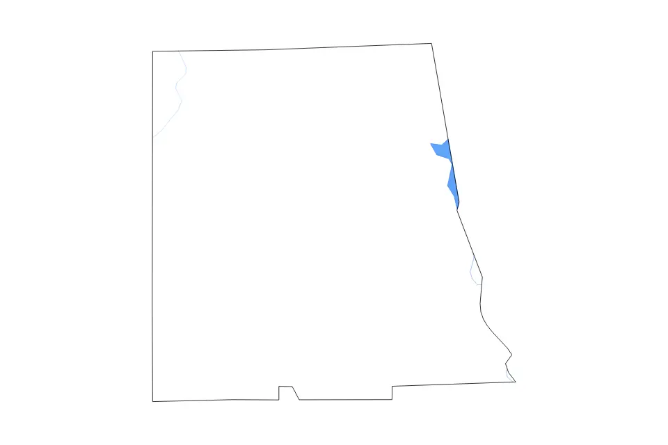 Outline map of Chambers County, Alabama with subdivision borders and major lakes and rivers.