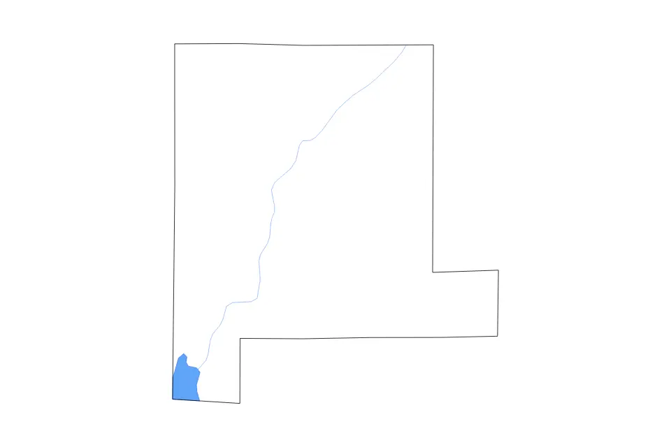 Outline map of Fayette County, Illinois with subdivision borders and major lakes and rivers.