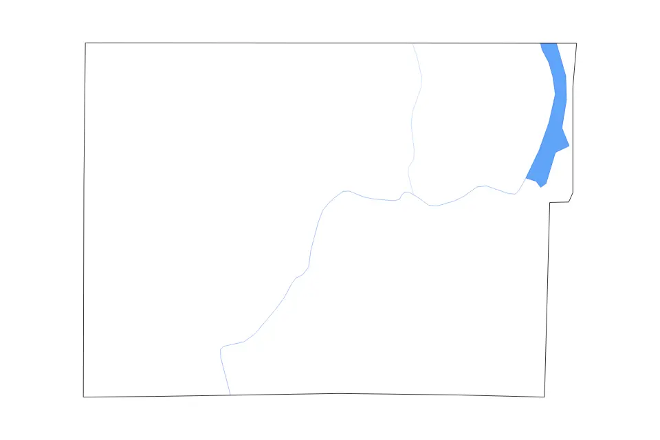 Outline map of Warren County, Pennsylvania with subdivision borders and major lakes and rivers.