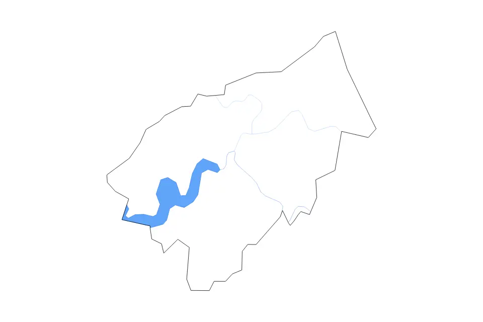Outline map of Roane County, Tennessee with subdivision borders and major lakes and rivers.