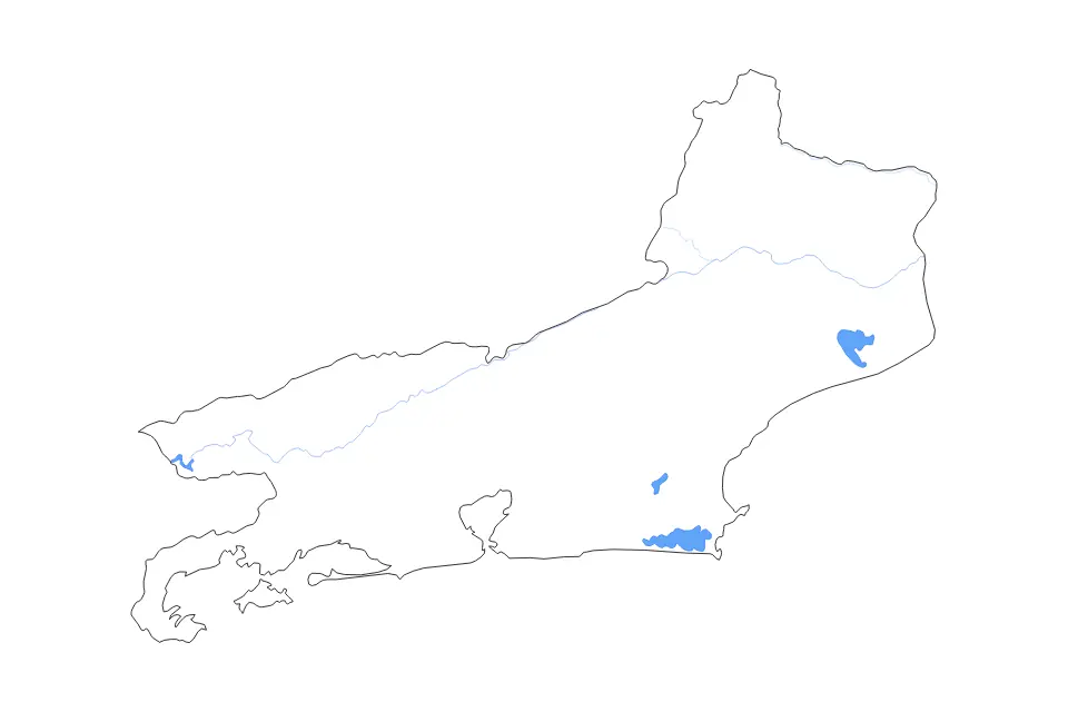 Outline map of Rio de Janeiro, Brazil with subdivision borders and major lakes and rivers.
