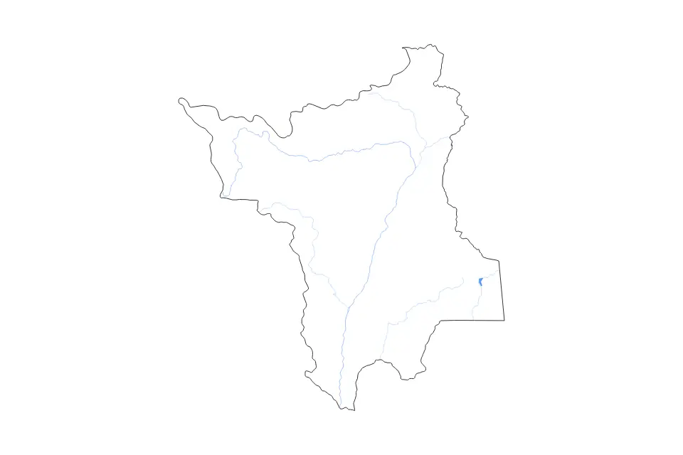 Outline map of Roraima, Brazil with subdivision borders and major lakes and rivers.