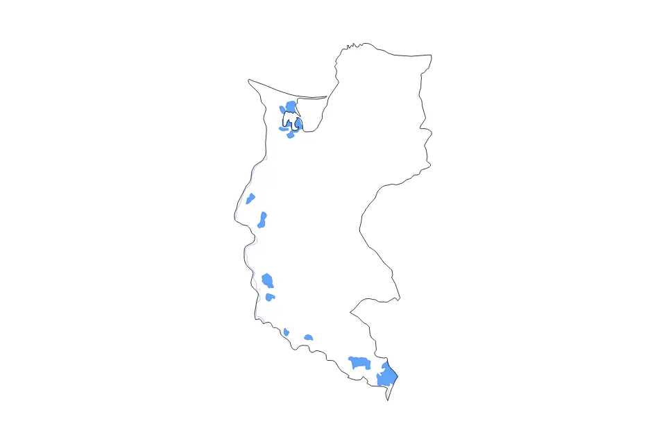 Outline map of Magdalena Department, Colombia with subdivision borders and major lakes and rivers.