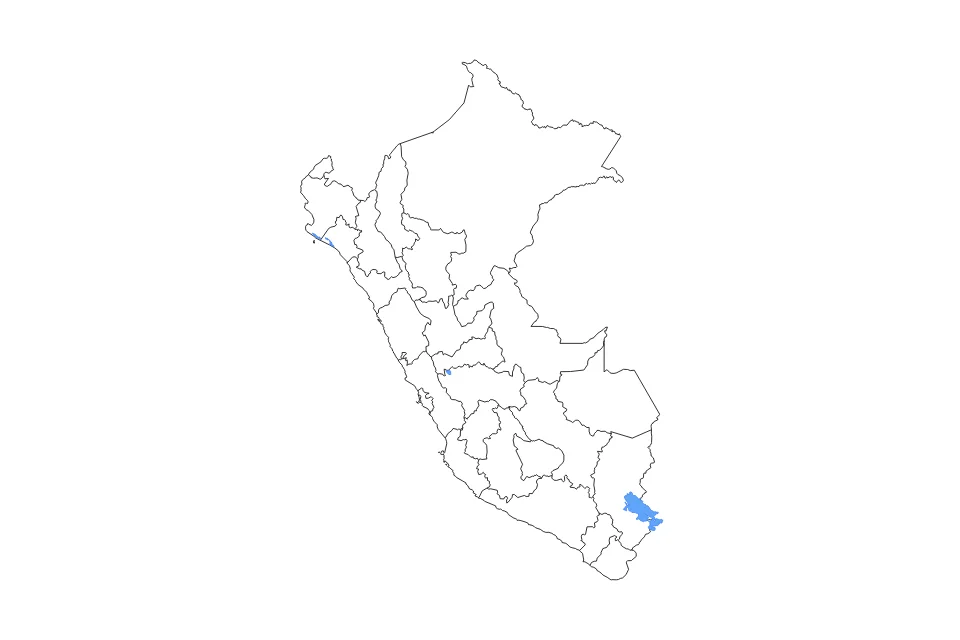 Outline map of Peru with subdivision borders and major lakes.